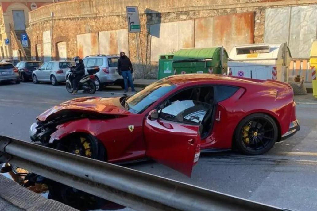 Ferrari chocada