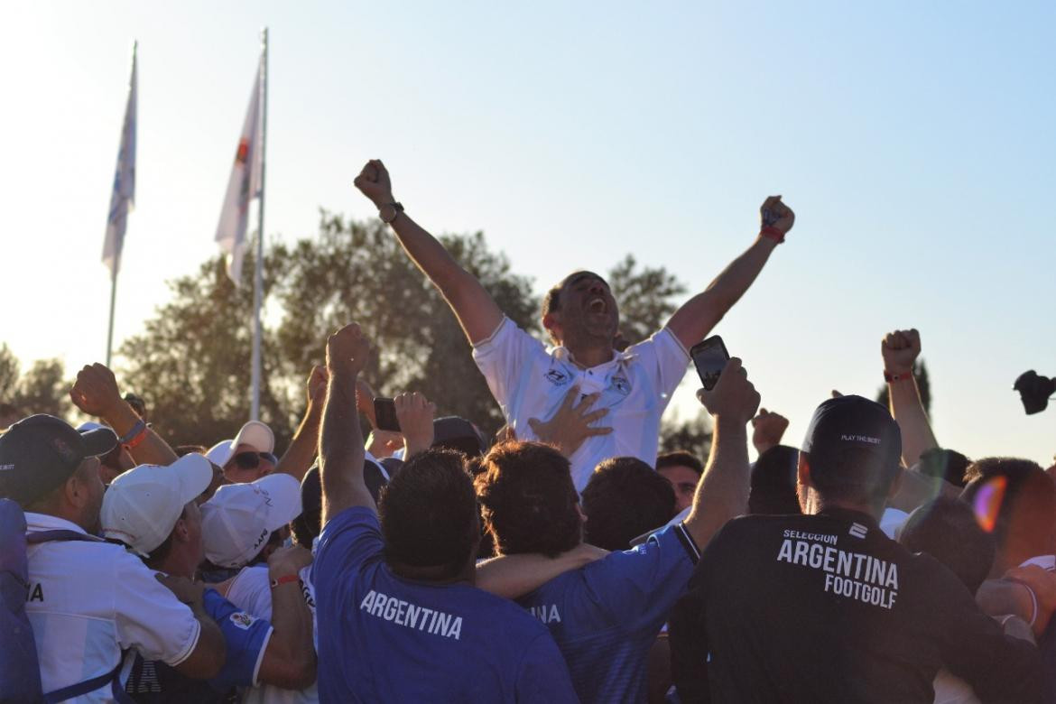 Matías Perrone, campeón mundial de Footgolf