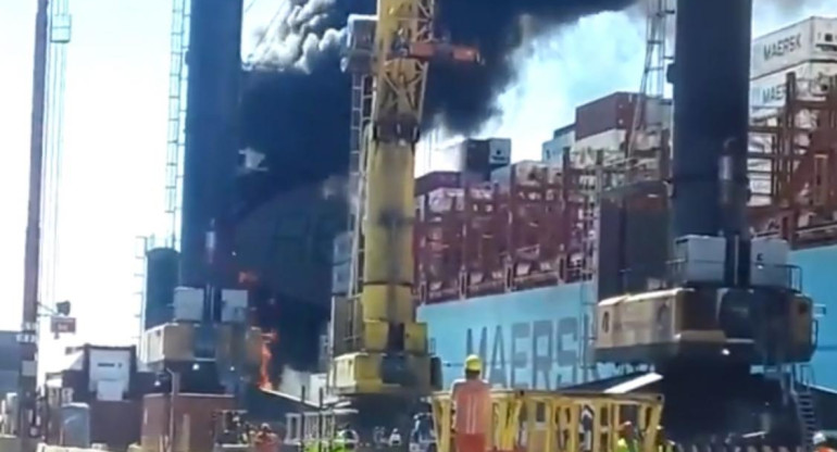 Incendio en el puerto de Buenos Aires