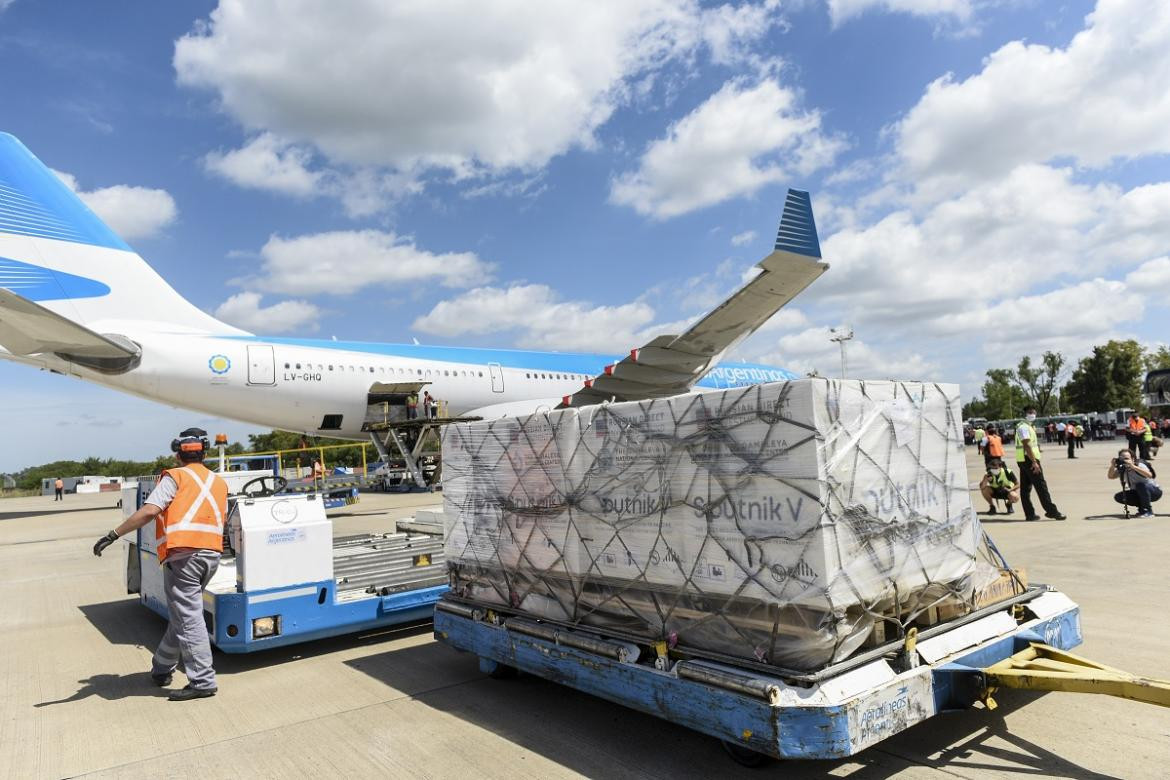 Avión de Aerolíneas Argentinas, vacunas contra coronavirus, NA