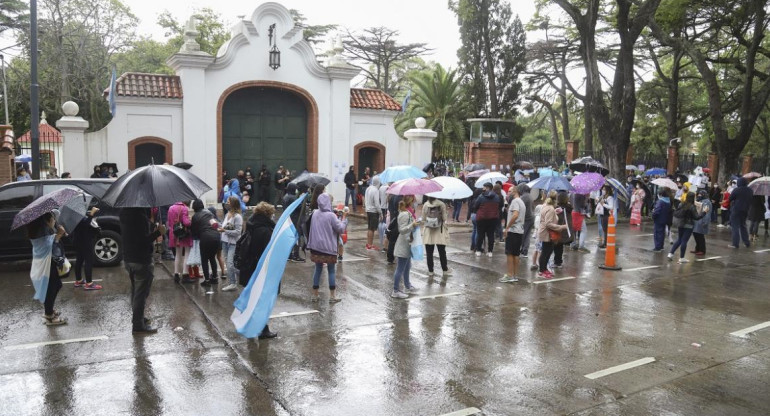 Hipotecados por créditos UVA, protesta frente a Quinta de Olivos, Foto NA	