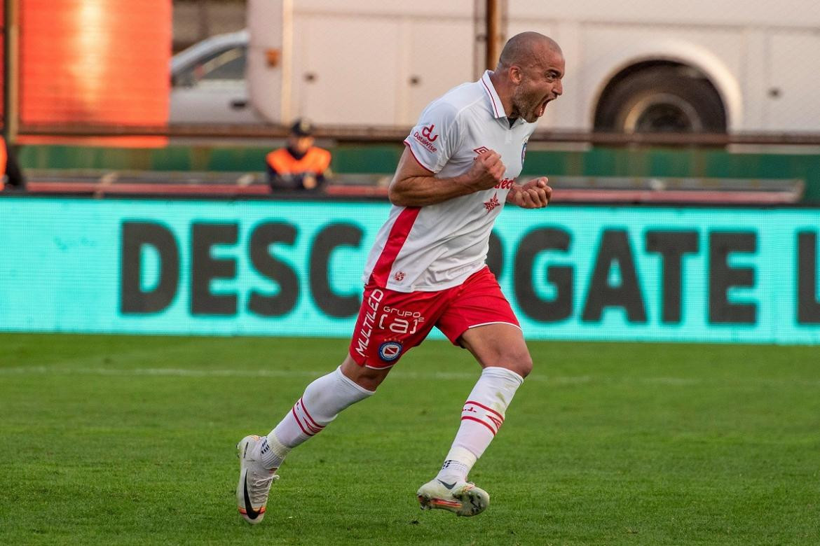 Santiago Silva, futbolista, Argentinos Juniors.