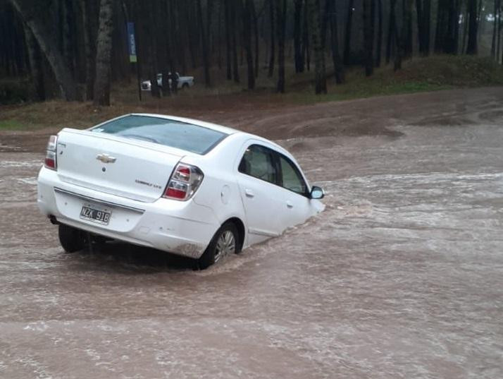 Temporal en Pinamar, fin de semana largo, fotos Twitter