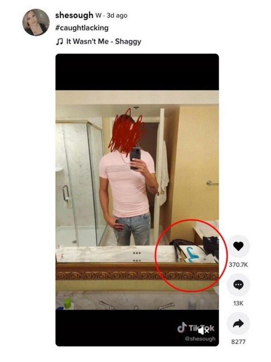 Su marido le era infiel y lo descubre por un detalle en una selfie