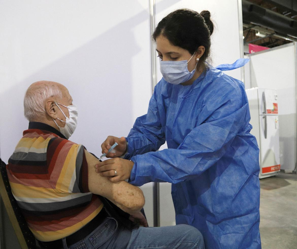 Campaña de vacunación en Argentina, Agencia NA