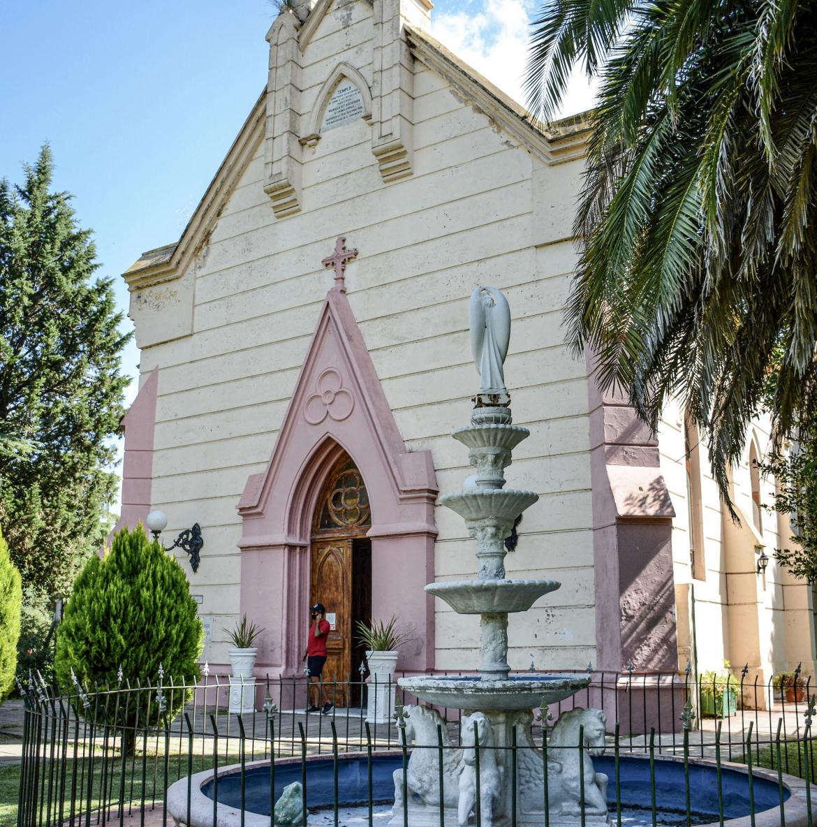 Uribelarrea, pueblo en la Provincia, iglesia del pueblo, turismo