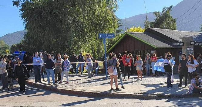 Marcha por pedido de justicia en Villa La Angostura