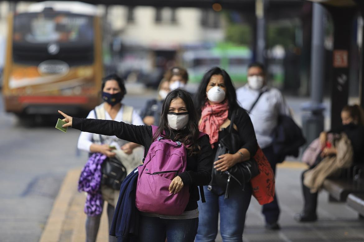 Coronavirus, Argentina, pandemia, pasajeros, colectivos, transporte público, NA