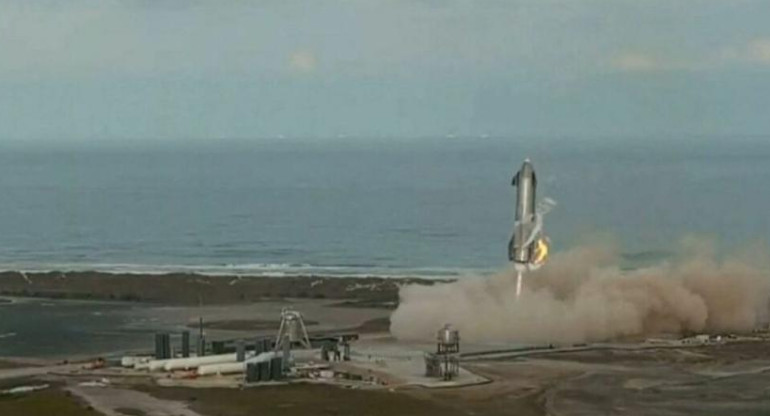 El prototipo de cohete de SpaceX explotó a poco de aterrizar, NA