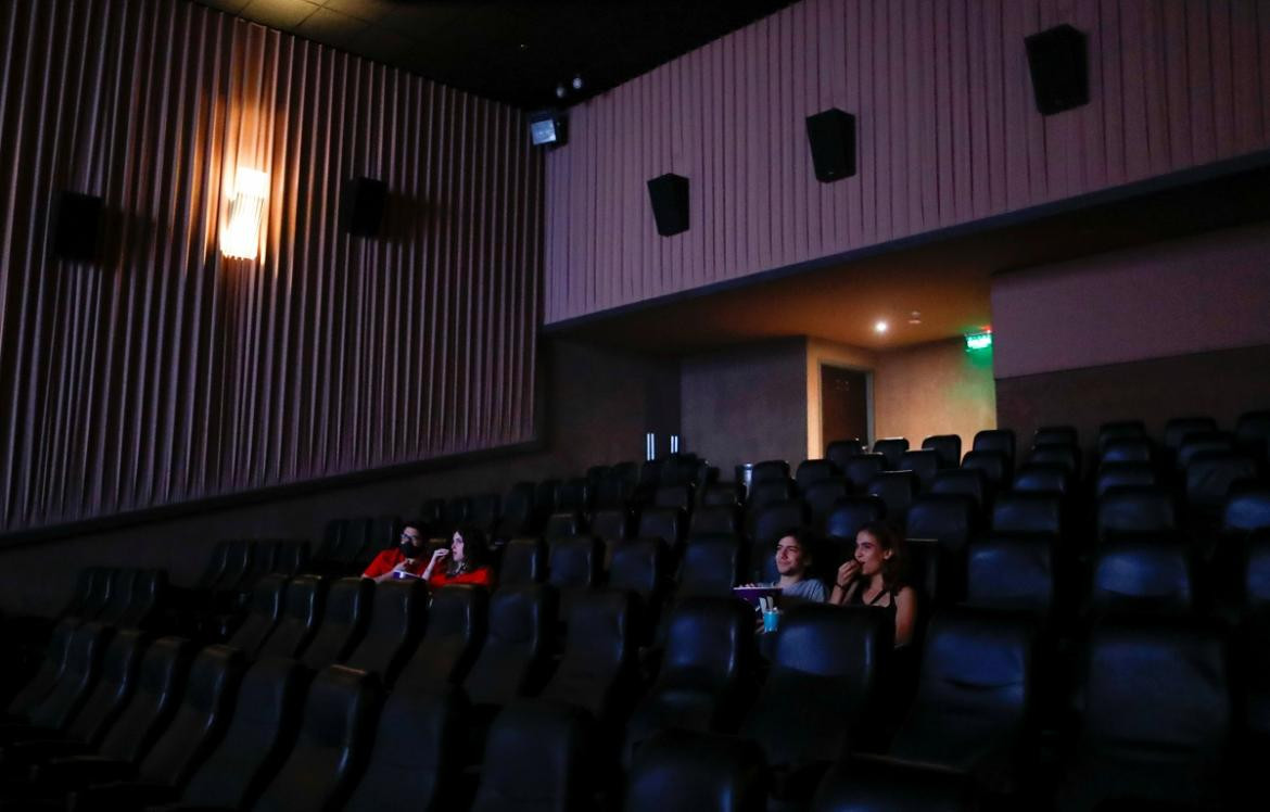 Reabrieron los cines en Buenos Aires, Reuters.