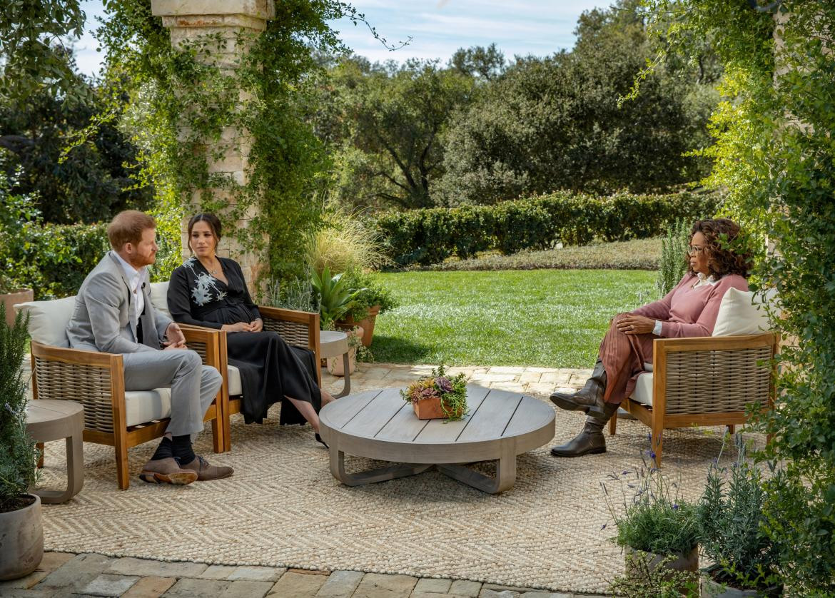 Meghan Markle y el príncipe Harry con Oprah Winfrey, REUTERS