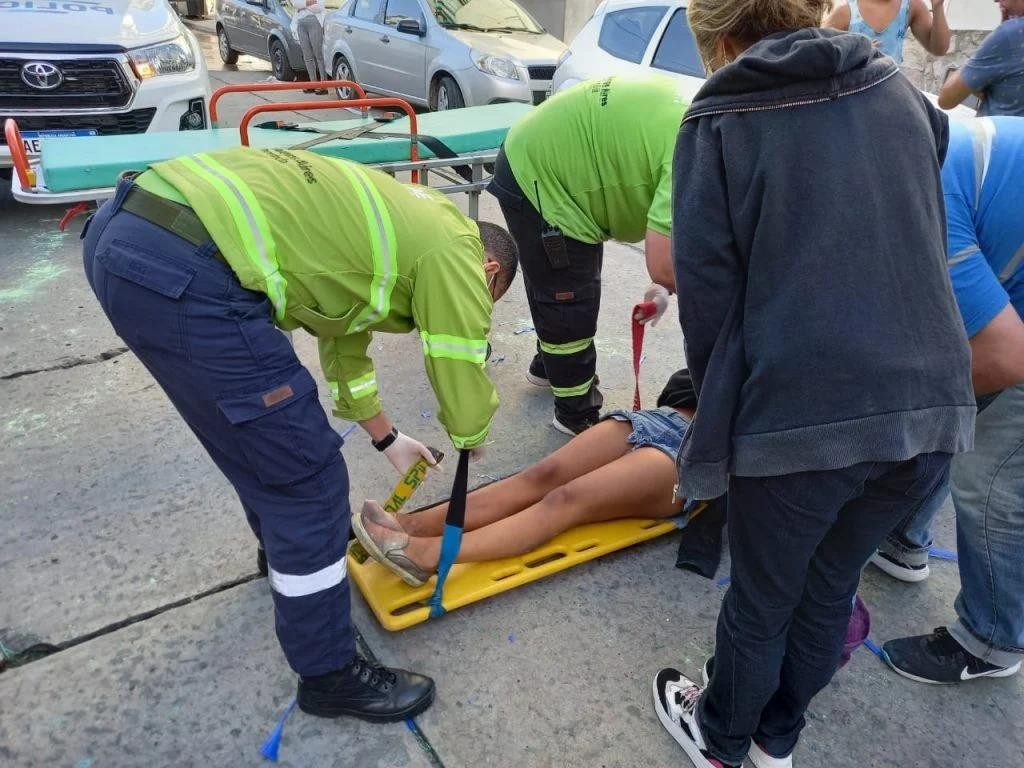 Automovilista atropelló a estudiantes que celebraban el Último Primer Día en Mar del Plata