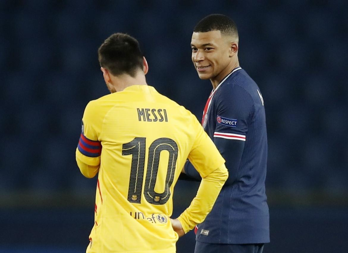 Messi y Mbappe en el Psg vs Barcelona por Champions League, REUTERS