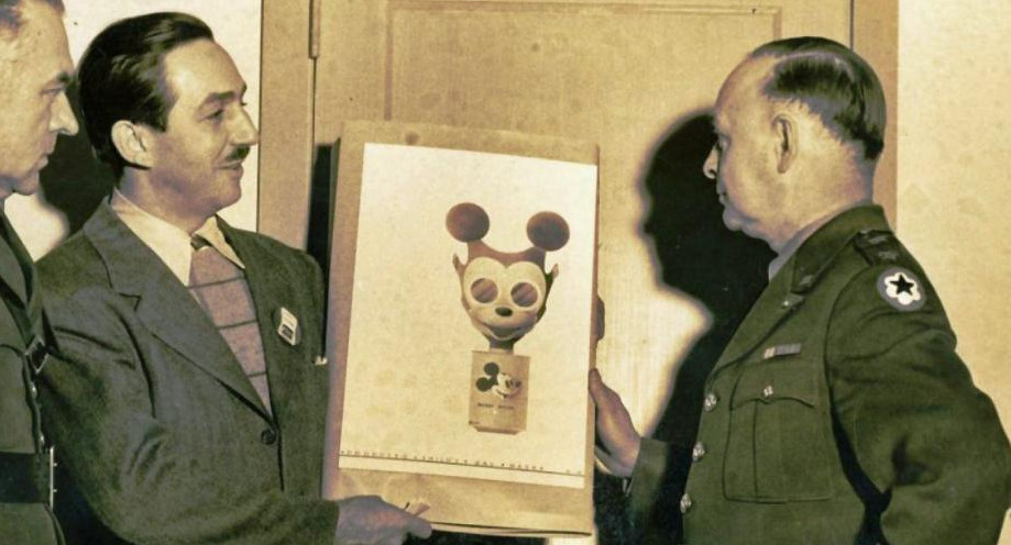 Máscara antigás de Mickey Mouse, Walt Disney, Segunda Guerra Mundial
