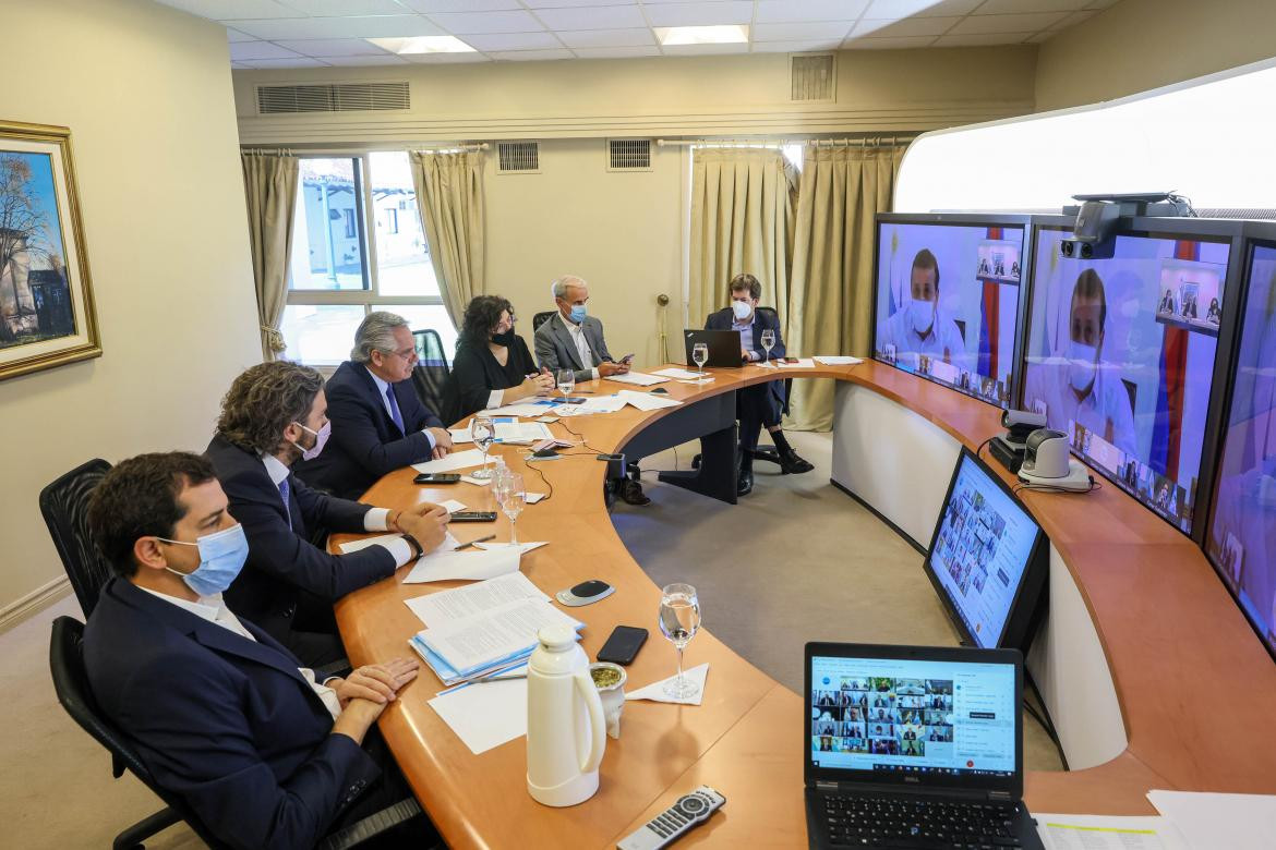 Alberto Fernández junto a gobernadores sobre medidas por coronavirus, AGENCIA NA