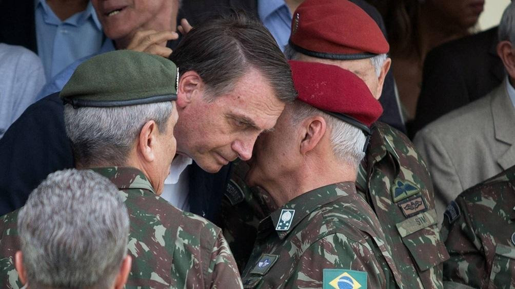 Jair Bolsonaro, presidente de Brasil, militares