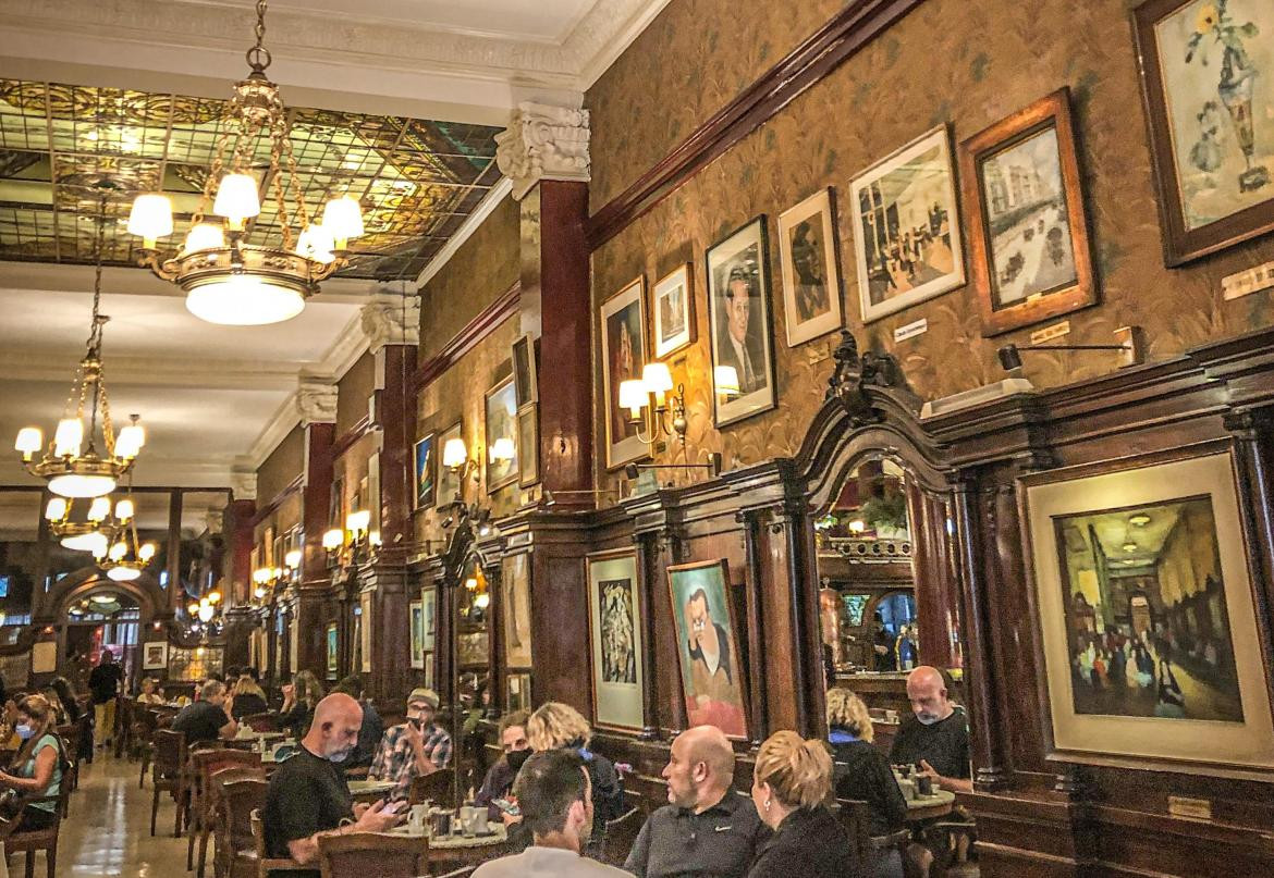 Avenida de Mayo, Café Tortoni, turismo, Buenos Aires