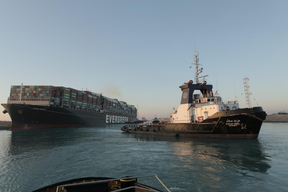 Barco Ever Given en el canal de Suez, REUTERS