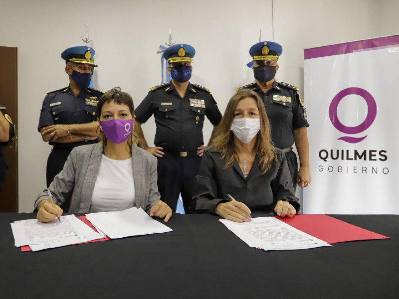 Mayra Mendoza y Sabina Frederic inauguraron la primera sede local de la superintendencia de drogas peligrosas de la Policía Federal