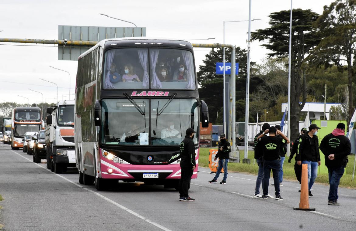 Controles en la costa, coronavirus en Argentina, NA