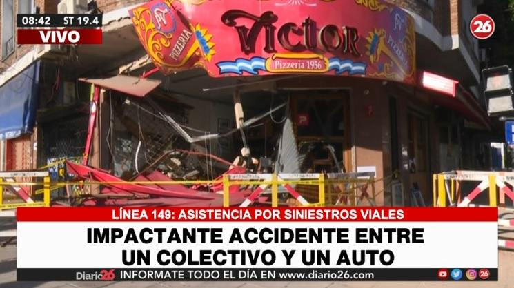 Accidente entre un colectivo y un auto de alta gama en Vicente López, CANAL 26