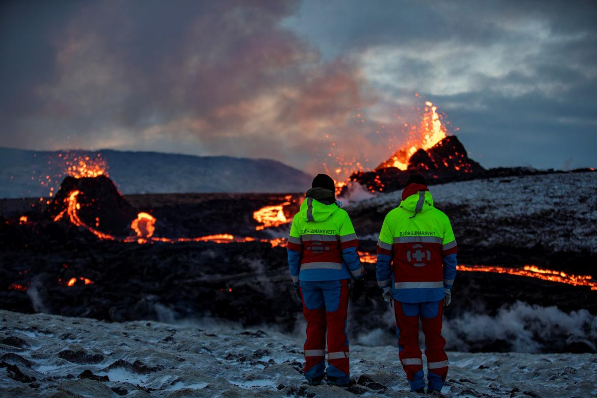 Volcán Fagradalsfjall cerca de la capital islandesa, REUTERS