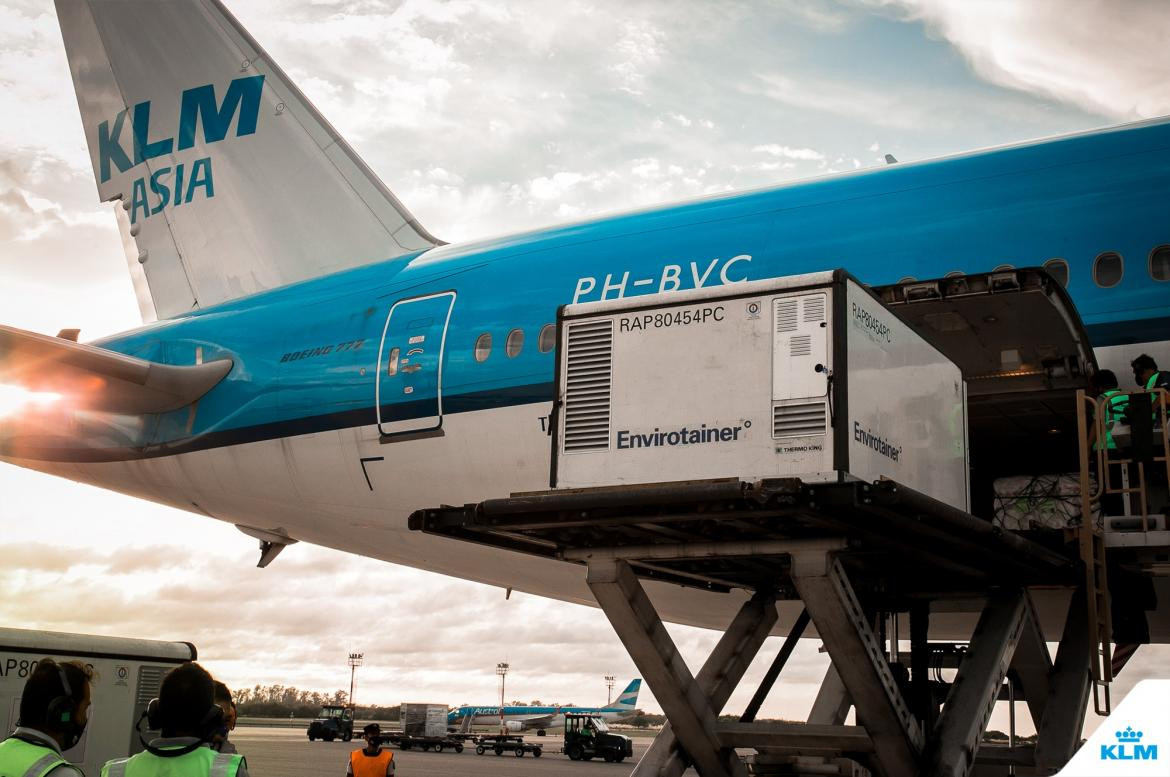 Llegada de vacunas Covishield Argentina, KLM