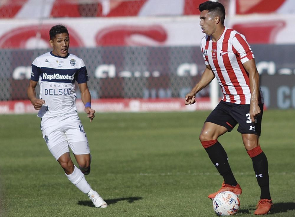 Gimnasia vs. Estudiantes, fútbol argentino, Foto NA