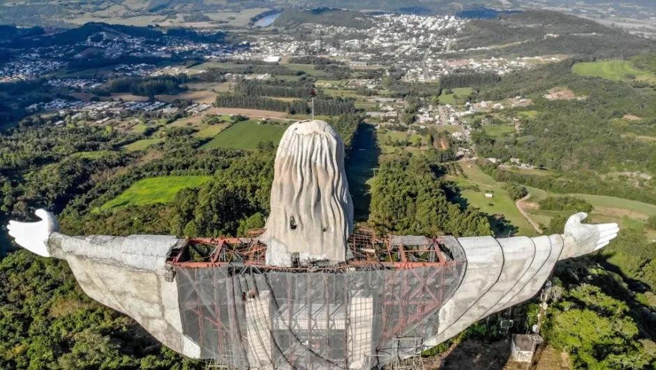 Cristo construcción, Brasil