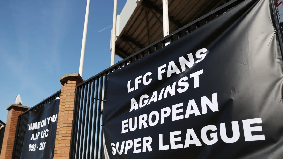 Hinchas de Liverpool contra Superliga europea