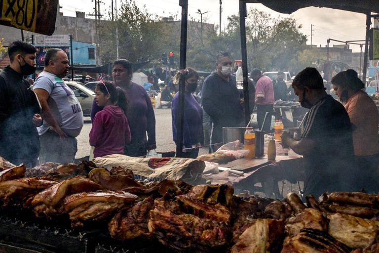 Feria en el conurbano con multitudes en medio de la pandemia