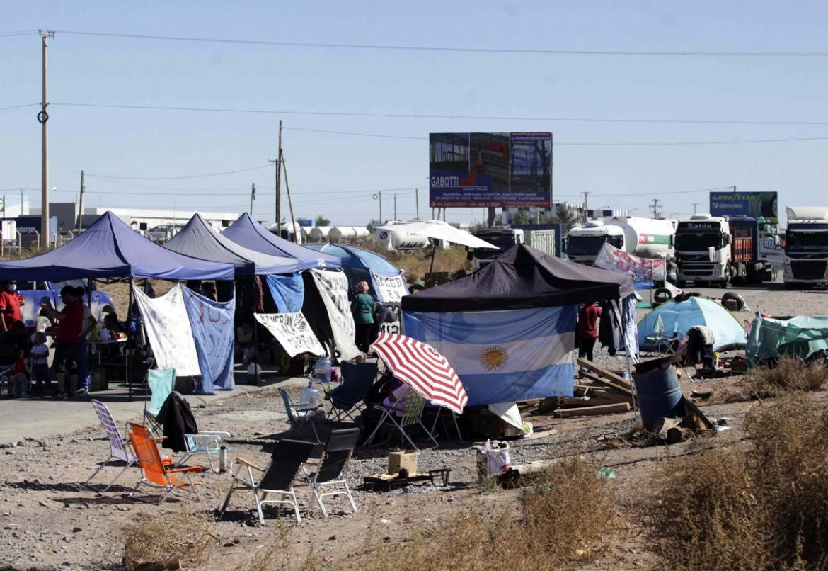 Protestas en Neuquén, Vaca Muerta, corte de rutas, NA