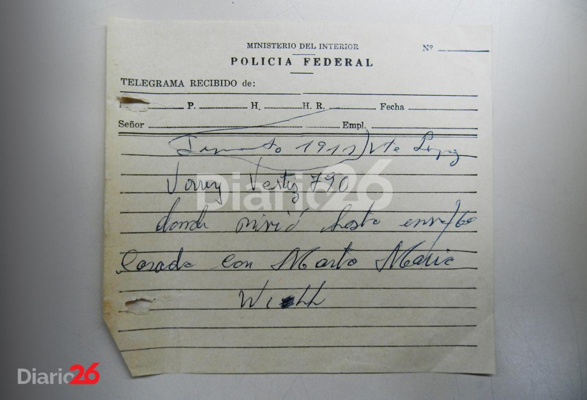 Nota manuscrita de la Policía Federal con datos sobre Josef Mengele. Circa 1956