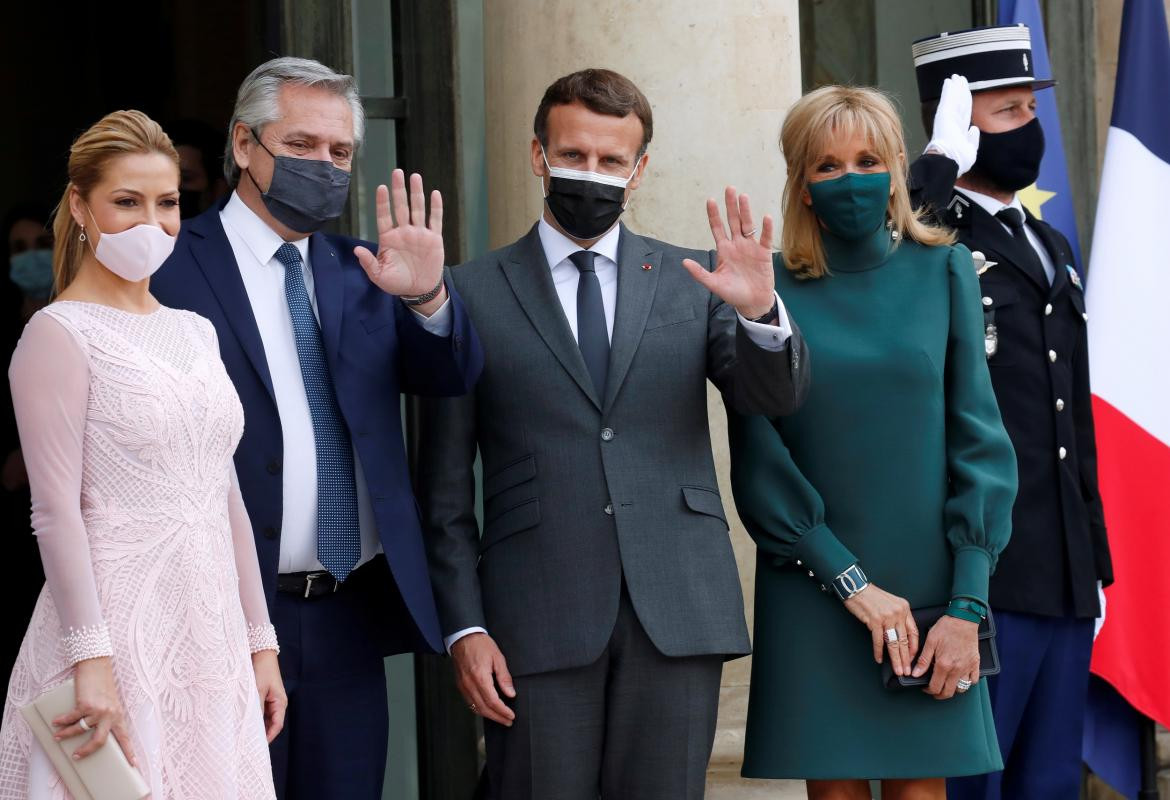 Alberto Fernández con Emmanuel Macrón, París, Reuters