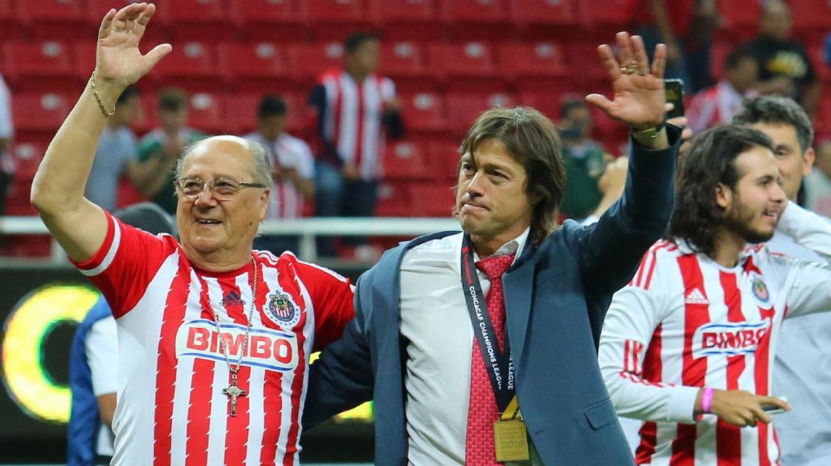 Matias Almeyda junto a su padre