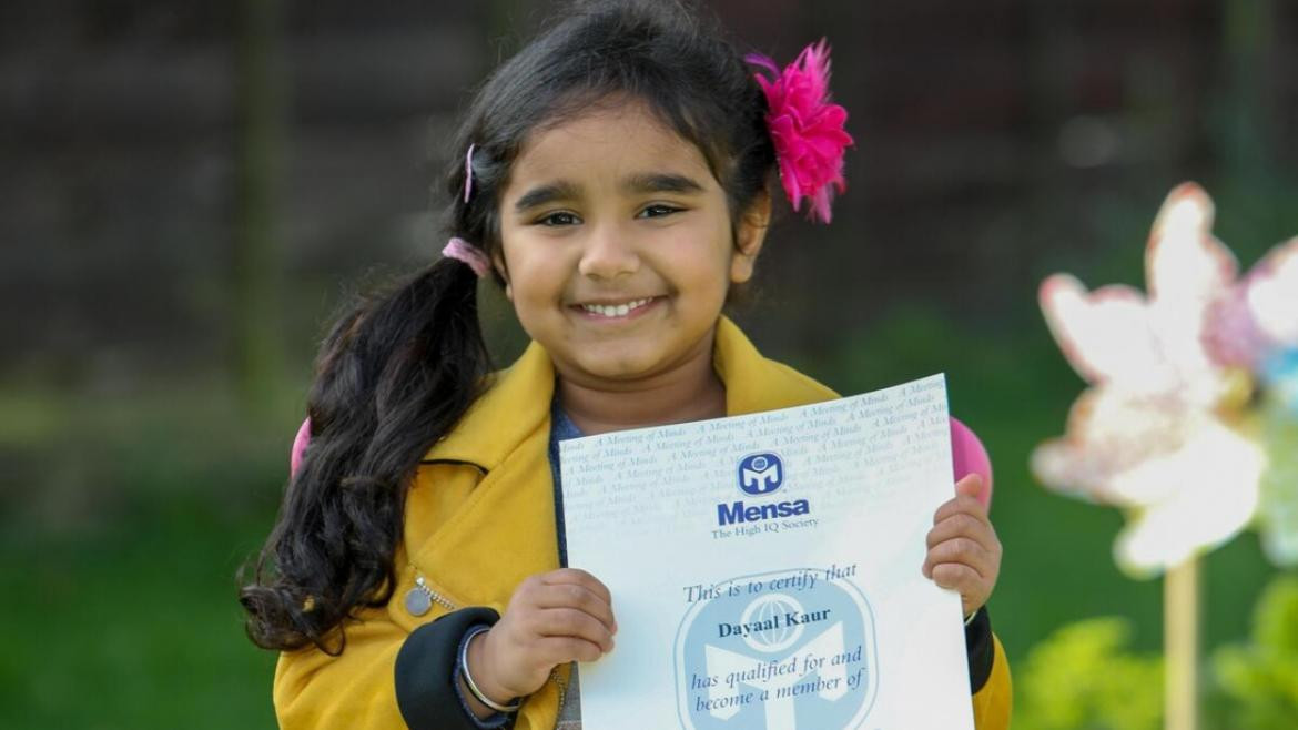 Una niña inglesa de 4 años demostró tener un coeficiente similar al de Einstein