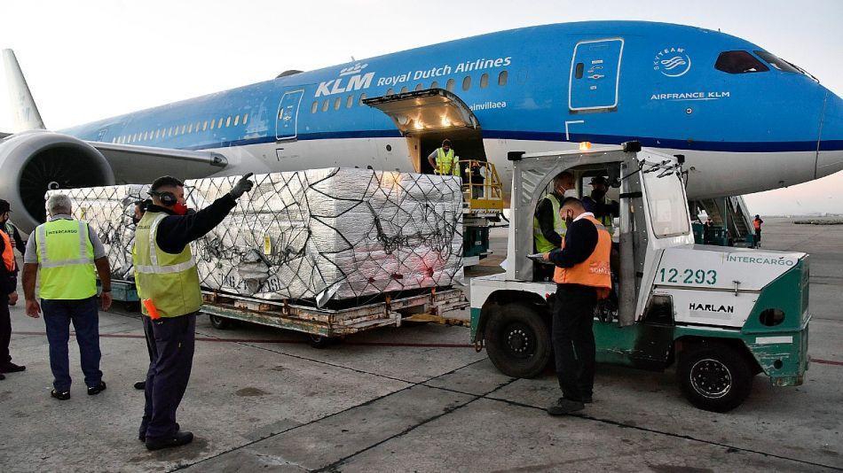 Llegada de vacunas de AstraZeneca, mecanismo COVAX, avión KLM