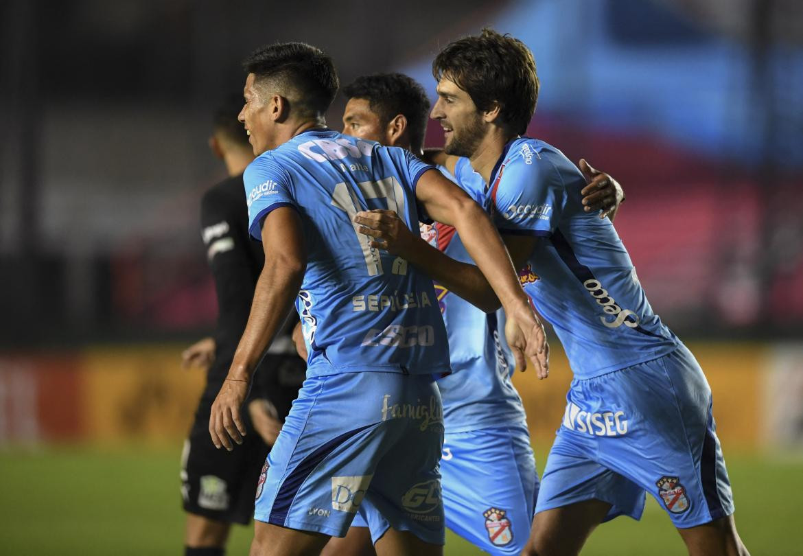 Festejo de Arsenal en la Copa Sudamericana, AGENCIA NA