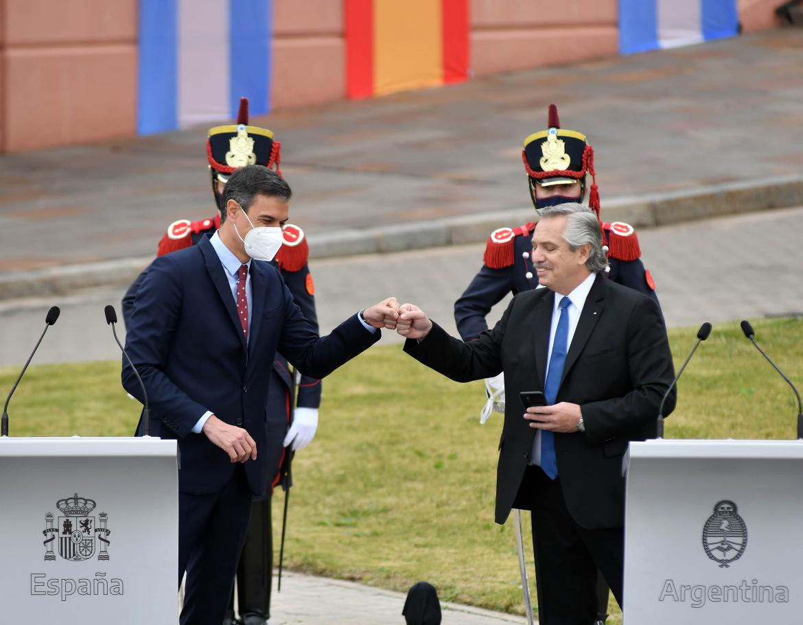 Alberto Fernández junto a Pedro Sánchez, AGENCIA NA