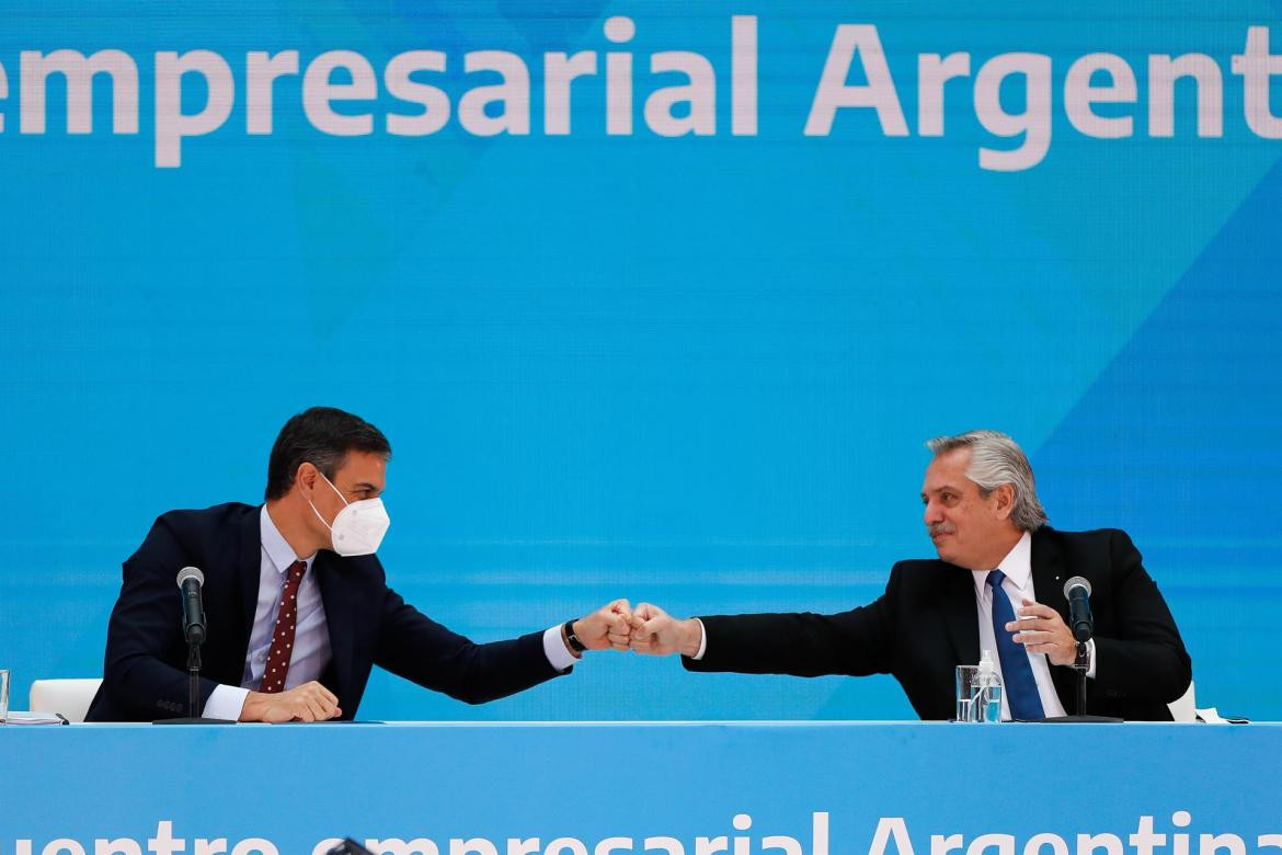 Alberto Fernández junto a Pedro Sánchez, AGENCIA  EFE