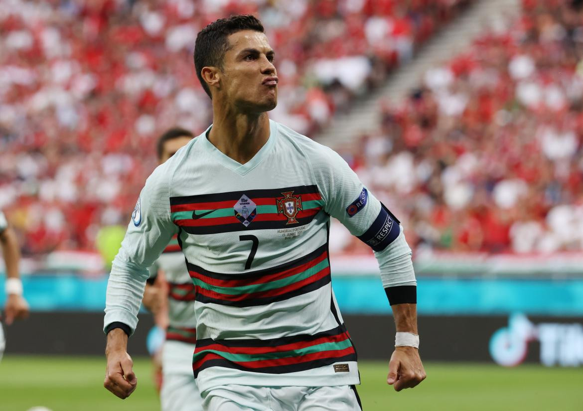 Festejo de Cristiano Ronaldo para Portugal en la Eurocopa, REUTERS