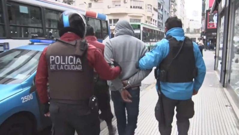 Motochorro detenido en el centro porteño, captura foto de la Policía de la Ciudad