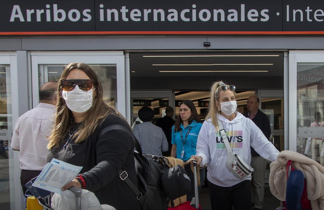 Viajes al exterior, pasajeros, coronavirus, aeropuerto, NA