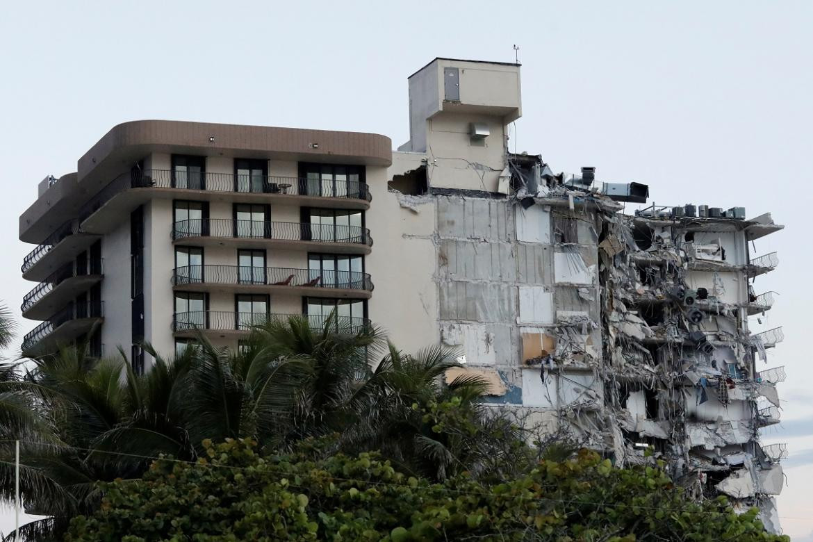 Derrumbe de un edificio en Miami, Reuters.