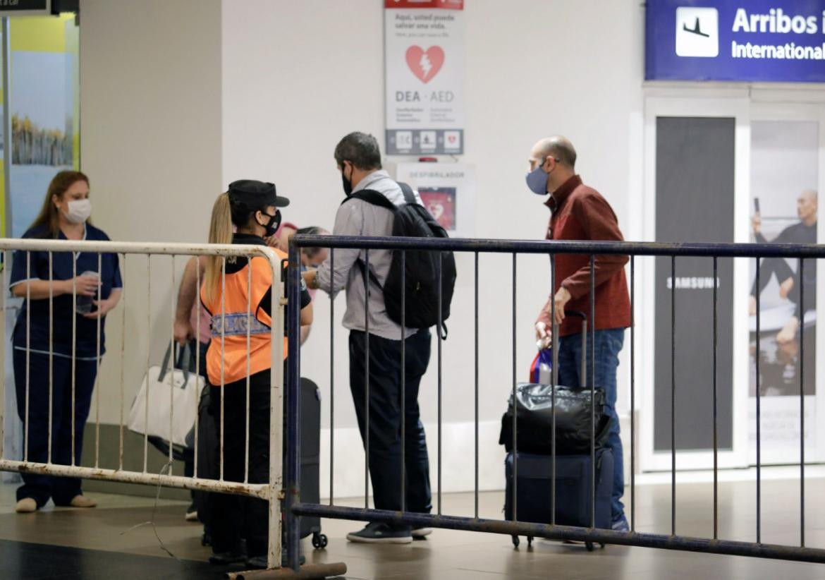 Turistas en Aeropuerto de Ezeiza, coronavirus, NA