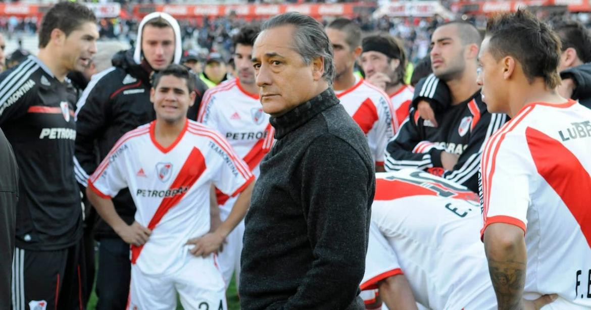 Descenso de River en 2011