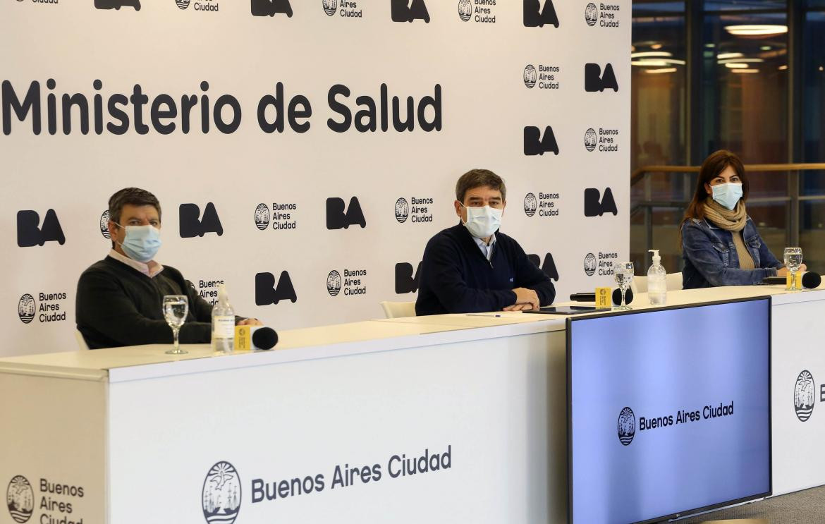 Conferencia de prensa de Fernán Quirós, AGENCIA NA