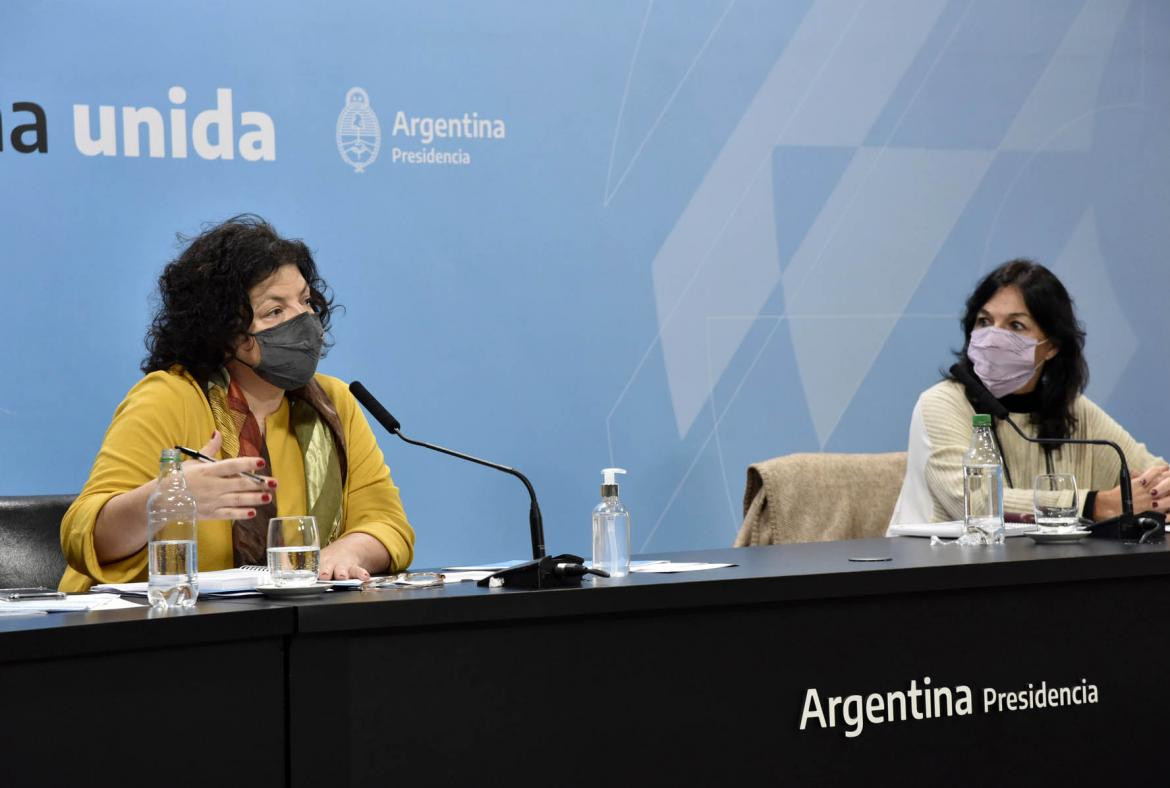 La ministra de Salud, Carla Vizzotti, y la secretaria Legal y Técnica de la Nación, Vilma Ibarra, NA