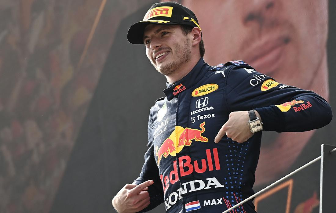Max Verstappen, Red Bull, Fórmula 1, festejo en podio, Reuters