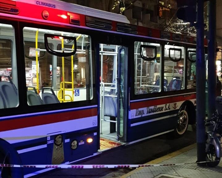 Colectivo en Palermo donde un pasajero fue acuchillado